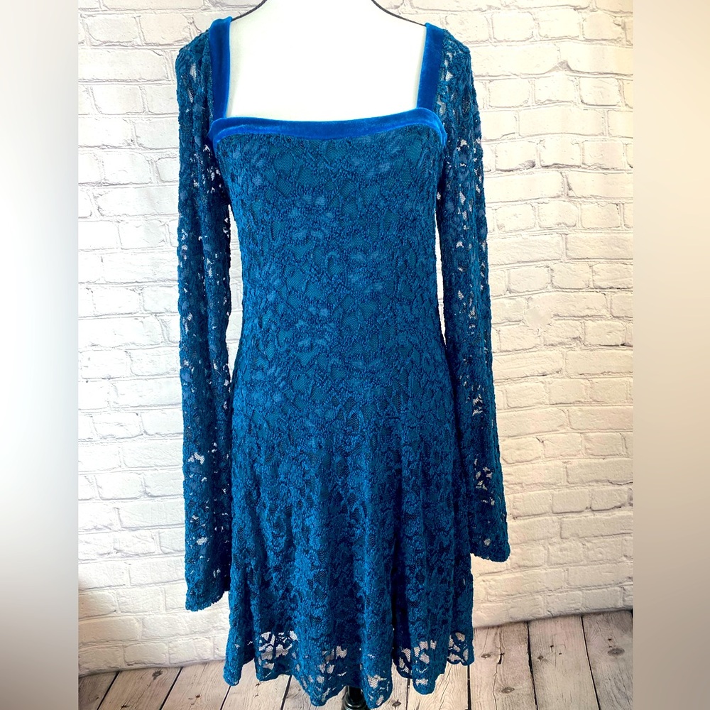 Free People Lace Velvet Dress size Medium
